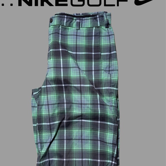 NEW Nike Golf Men's DRI-FIT Plaid Shorts - Green and Black - Picture 6 of 7